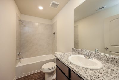 014 Bathroom ET31393