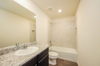 014 Bathroom ET31394