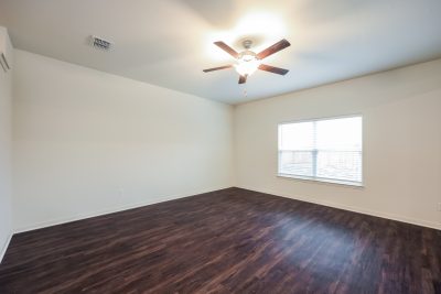 003 Living Room ET71046