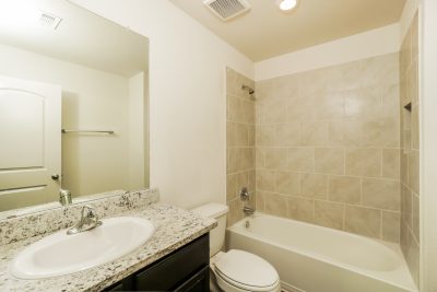 012 photo bathroom 14095986