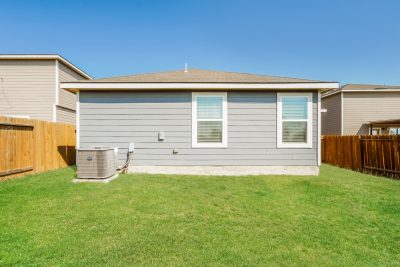 013 photo rear view 14095988