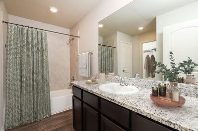 004 photo main bathroom 14628216