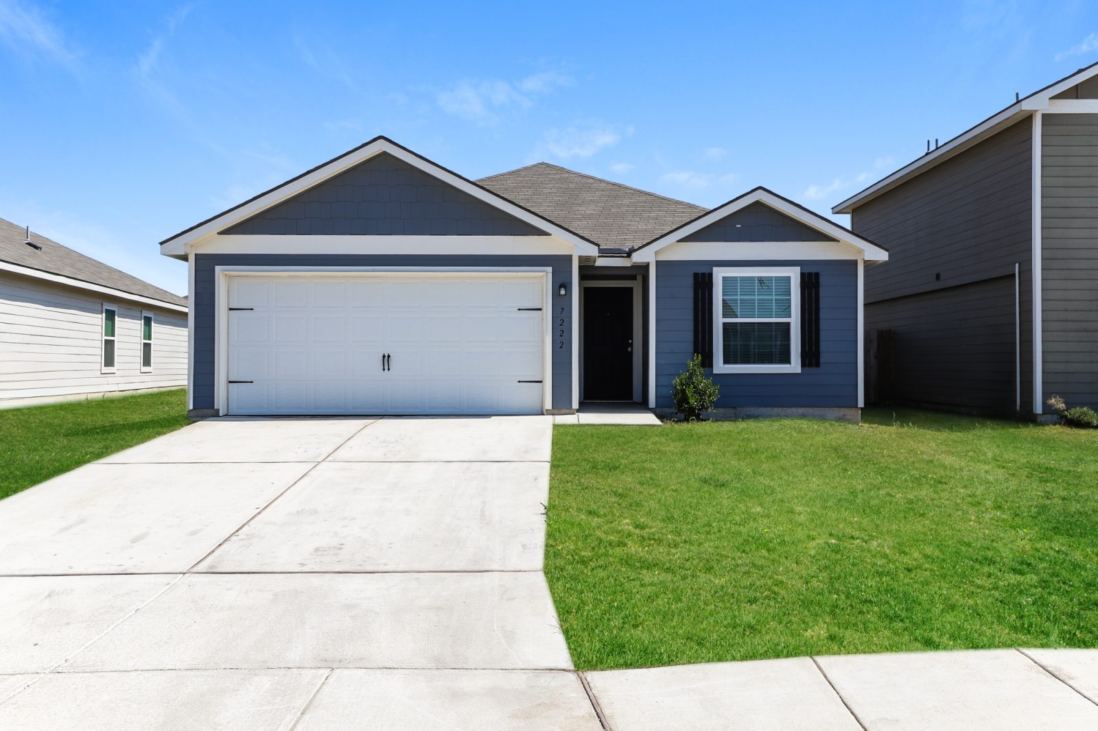 000 photo front view 14853205