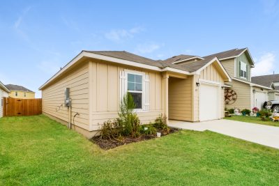 002 Front View ET71069