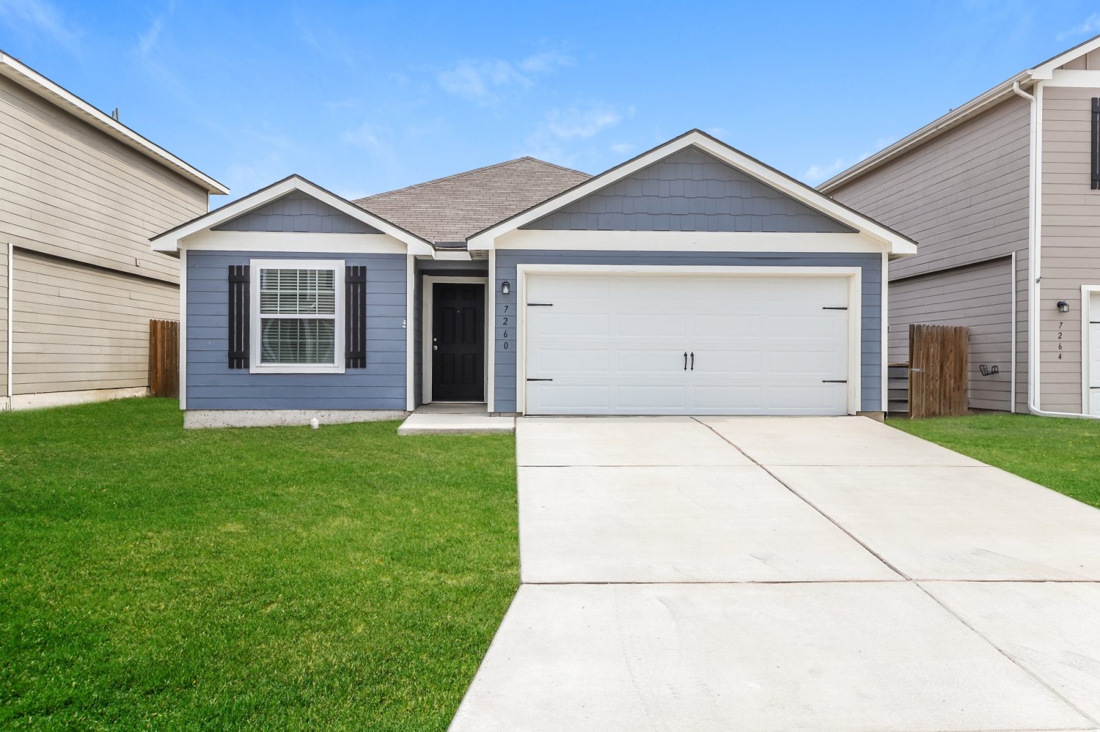 000 photo front view 14970236