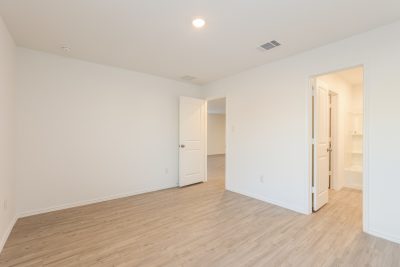 008 photo main bedroom 12367715