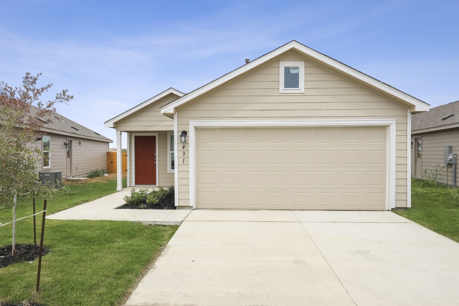 000 Front Entrance 11633260