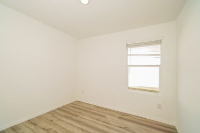 007 photo-main bedroom 12361229