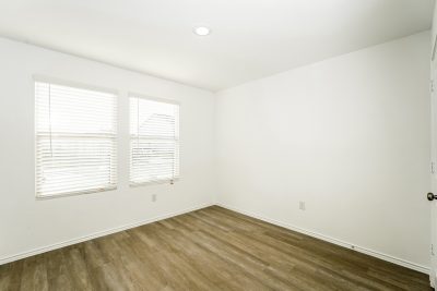 011 photo bedroom 11990090