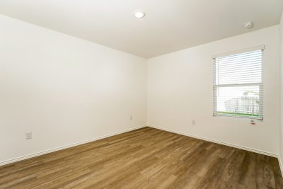 012 photo bedroom 11990098