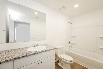008 photo main bathroom 11992088