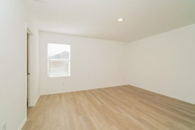 007 photo main bedroom 12269369