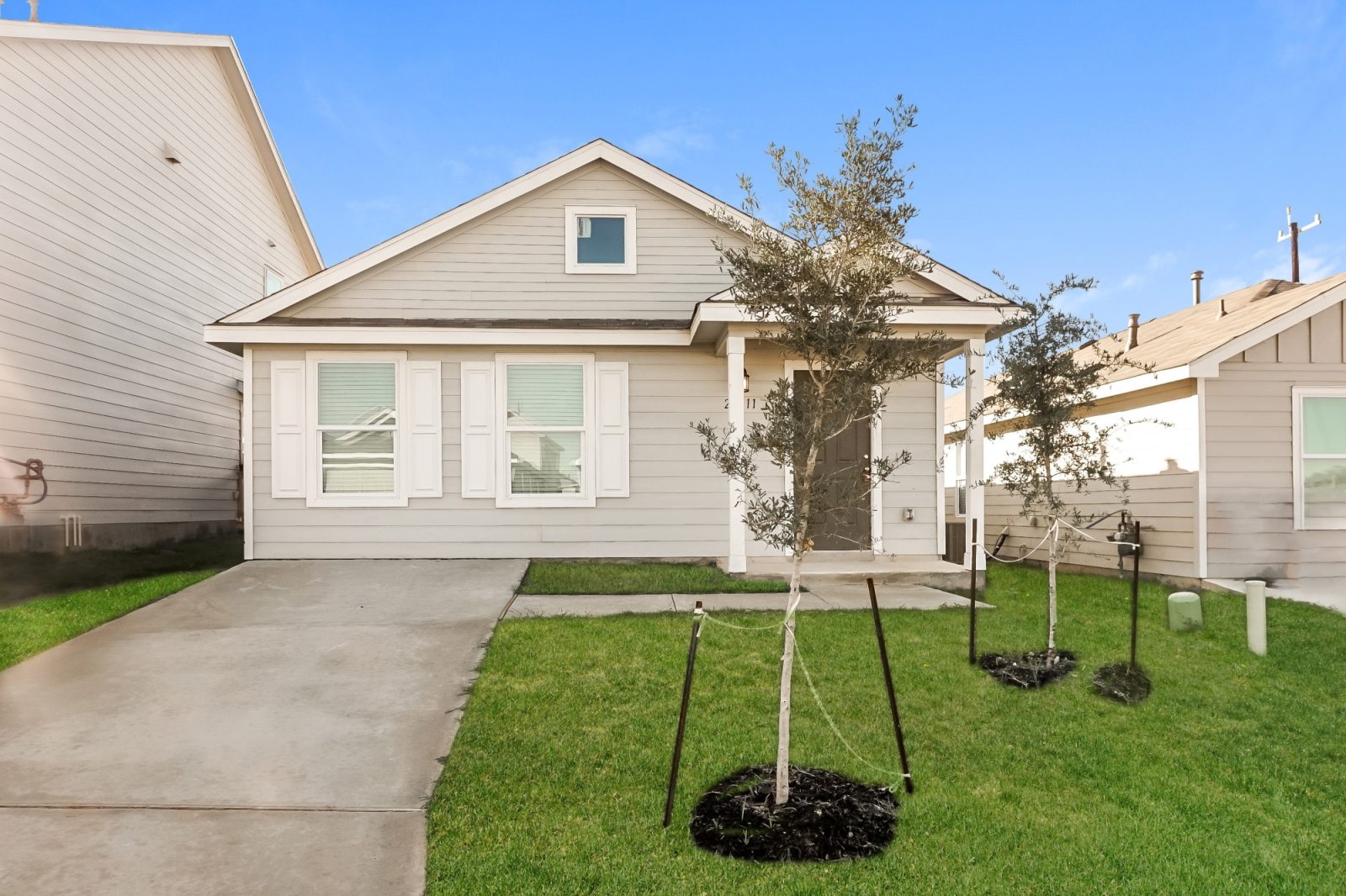 000 Front View 11998164