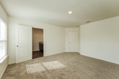 007 photo main bedroom 10044480