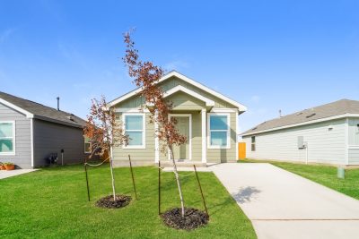 000 Front View 12268896