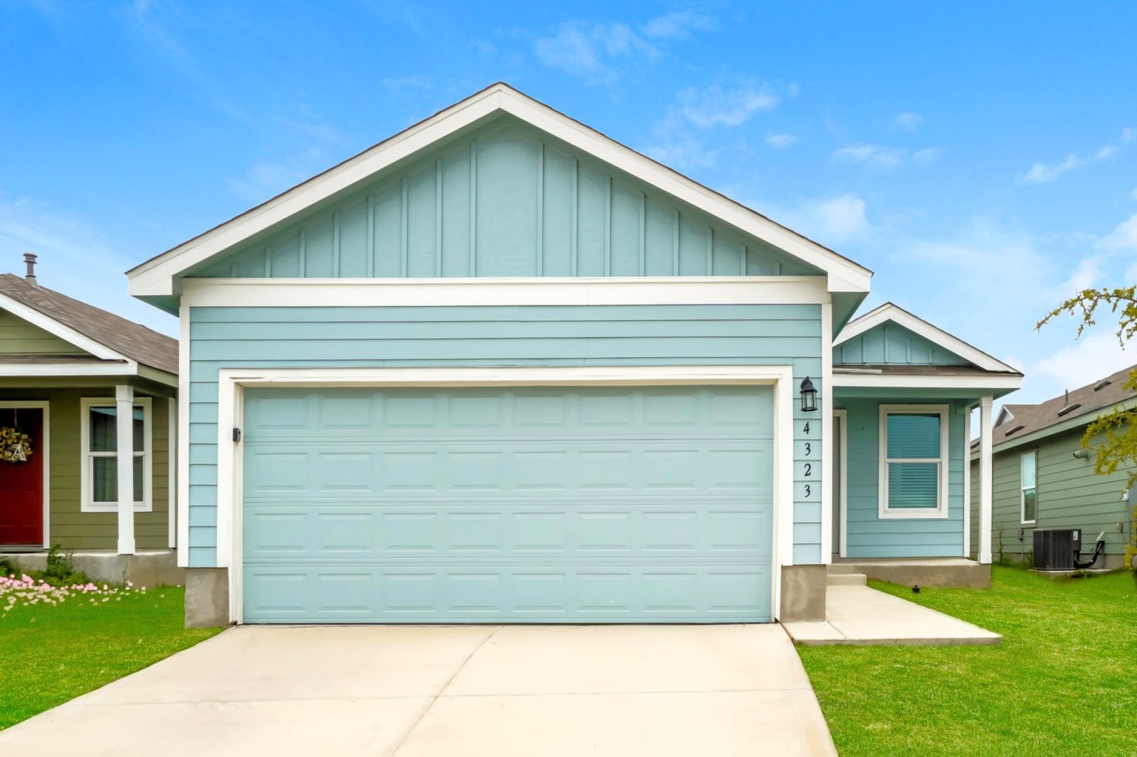 000 photo front view 13613090