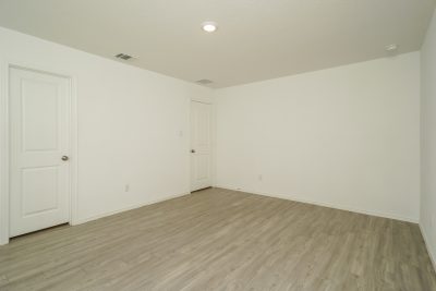 006 photo main bedroom 13613091