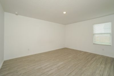 007 photo main bedroom 13613106