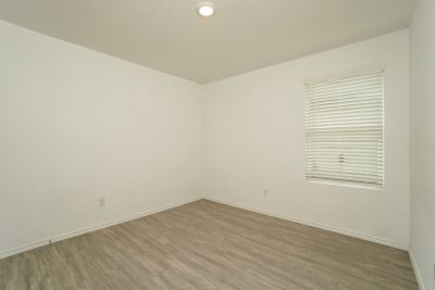 009 photo bedroom 13613095