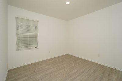 011 photo bedroom 13613098