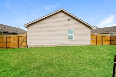 014 photo rear view 13620881