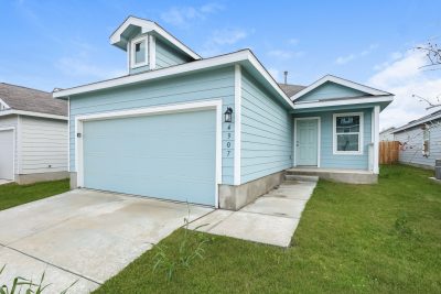 Front View 12580326