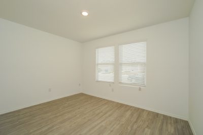 011 photo bedroom 13271484
