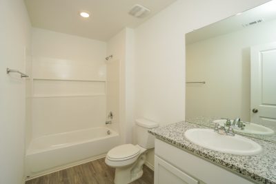 012 photo bathroom 13271486
