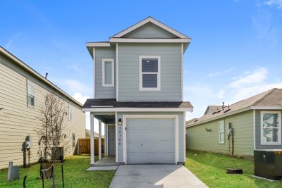 000 Front View 13530481