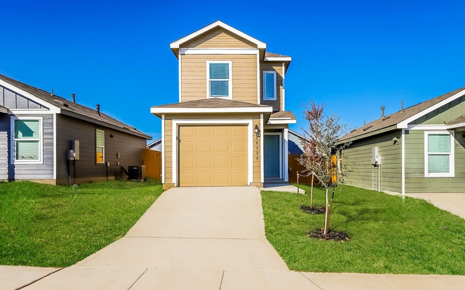 000 photo front view 12278630