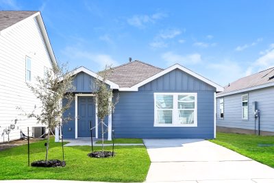 000 Front View 12278421