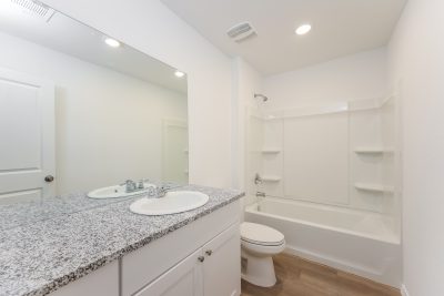 013 photo bathroom 11987698