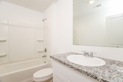 007 photo main bathroom 13921243