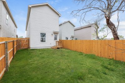013 photo rear view 12580490