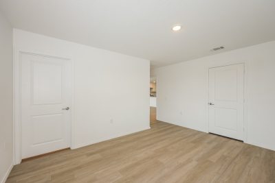 008 photo main bedroom 13704458