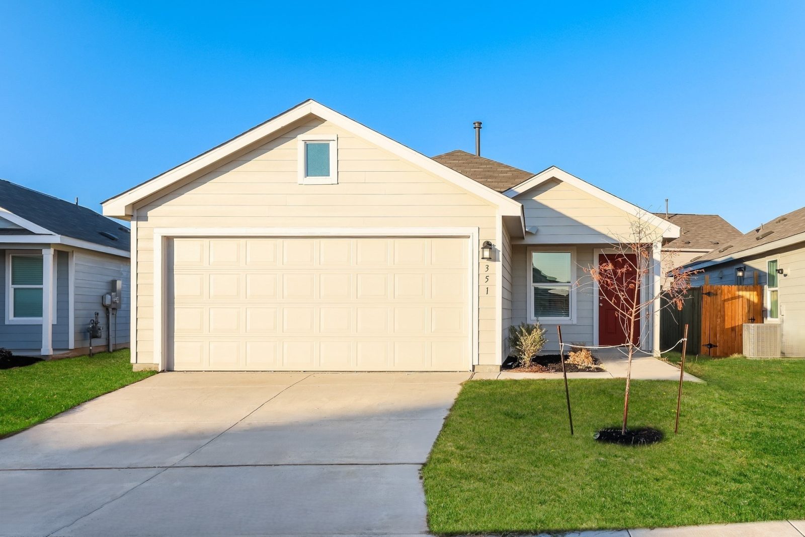 000 photo front view 12367713