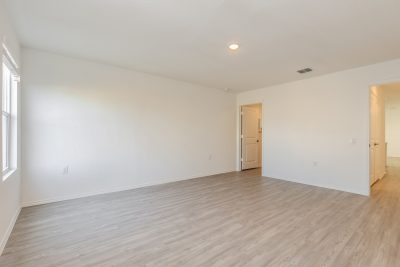 007 photo main bedroom 12367669