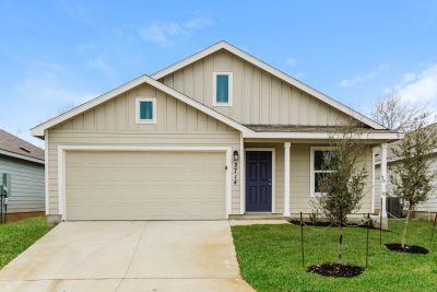 000 Front View 12519211