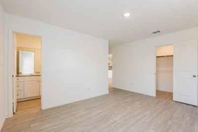 007 photo main bedroom 12367699