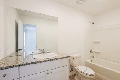 009 photo main bathroom 12367701