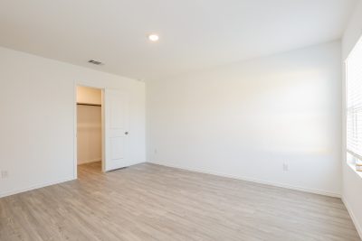 008 photo main bedroom 12367700