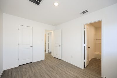 008 photo main bedroom 12366380