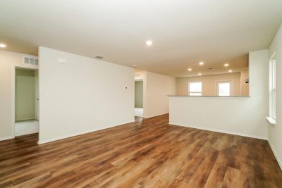 004 Living Room ET71070