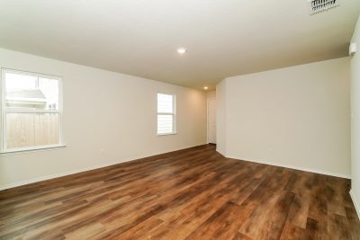 005 Living Room ET71070
