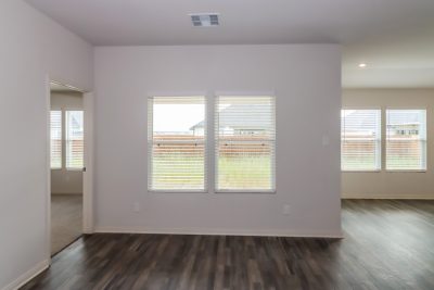 004 photo living room 11001574