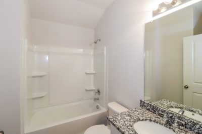 012 photo bathroom 11001568