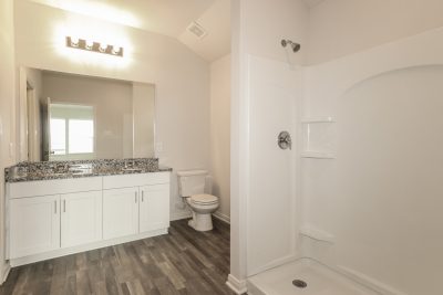 008 photo main bathroom 13341653