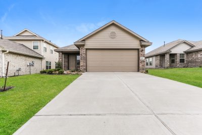 000 Front View 12726171