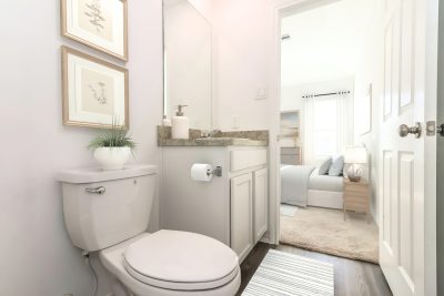 004 020 photo vs main bathroom 15157747