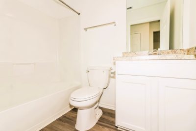 010 017 photo main bathroom 15150241